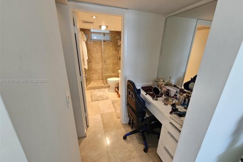 Copropriété à louer à Aventura, Floride: 1 chambre, 71.35 m2 № 1995147 - photo 17