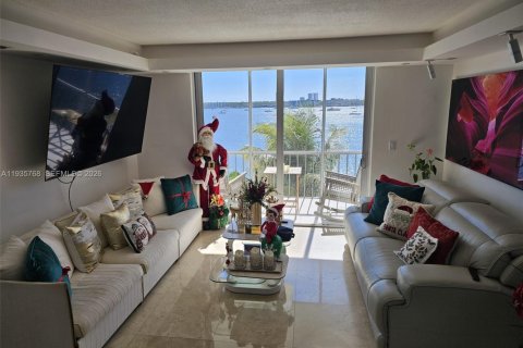 Copropriété à louer à Aventura, Floride: 1 chambre, 71.35 m2 № 1995147 - photo 10