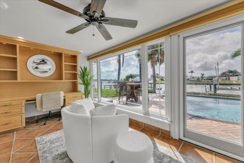 House in Redington Shores, Florida 2 bedrooms, 156.91 sq.m. № 1876809 - photo 23