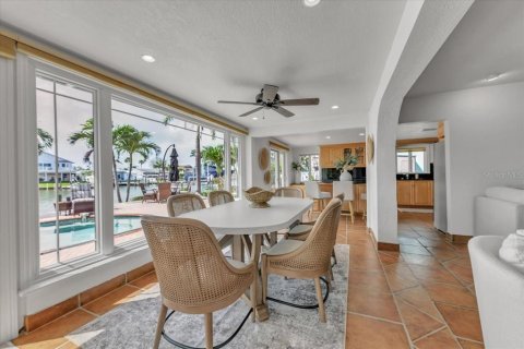 House in Redington Shores, Florida 2 bedrooms, 156.91 sq.m. № 1876809 - photo 21