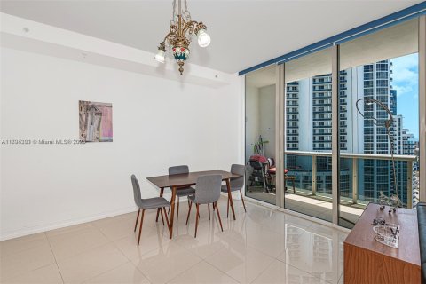 Condominio en venta en Sunny Isles Beach, Florida, 2 dormitorios, 146.51 m2 № 1726561 - foto 14