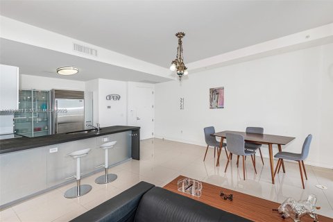 Condominio en venta en Sunny Isles Beach, Florida, 2 dormitorios, 146.51 m2 № 1726561 - foto 22