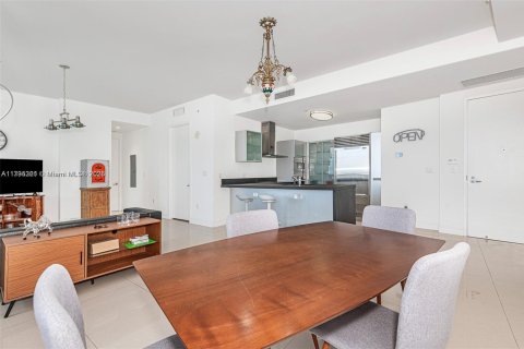 Condominio en venta en Sunny Isles Beach, Florida, 2 dormitorios, 146.51 m2 № 1726561 - foto 21