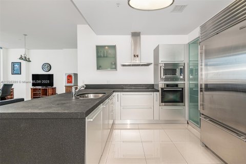 Condominio en venta en Sunny Isles Beach, Florida, 2 dormitorios, 146.51 m2 № 1726561 - foto 4
