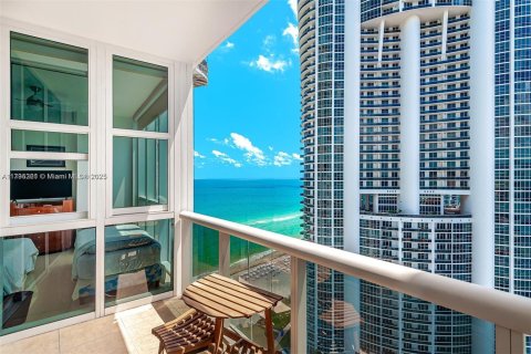 Condominio en venta en Sunny Isles Beach, Florida, 2 dormitorios, 146.51 m2 № 1726561 - foto 10