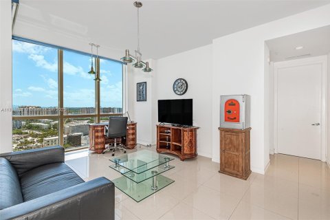 Condominio en venta en Sunny Isles Beach, Florida, 2 dormitorios, 146.51 m2 № 1726561 - foto 17