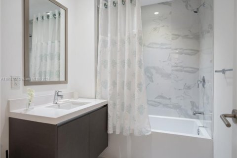 Купить кондоминиум в Майами, Флорида 2 спальни, 108.97м2, № 2025398 - фото 24