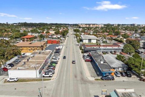 Commercial property in Hialeah, Florida № 1981825 - photo 28