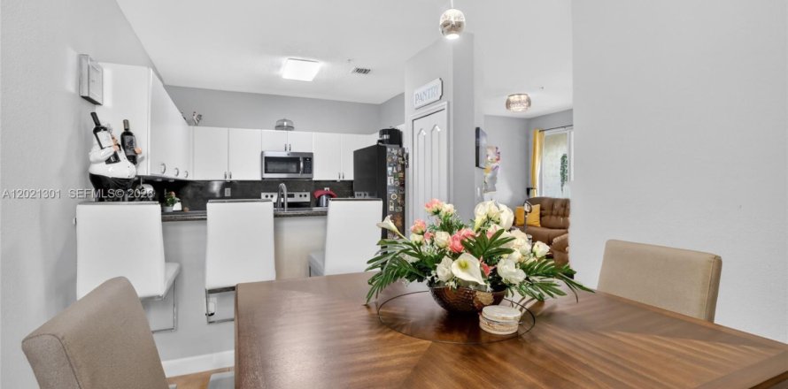 Condo in Plantation, Florida, 3 bedrooms № 2089626