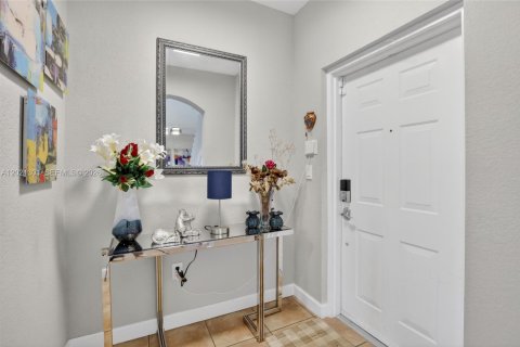 Condo in Plantation, Florida, 3 bedrooms № 2089626 - photo 5