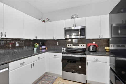 Condo in Plantation, Florida, 3 bedrooms № 2089626 - photo 14