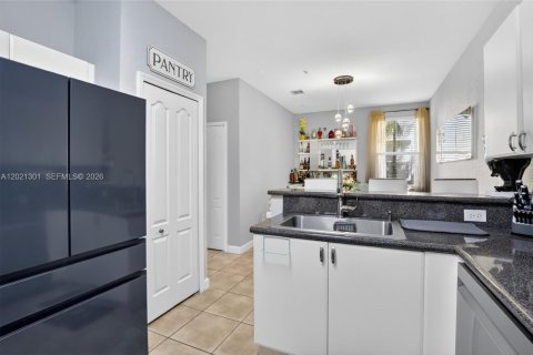 Condo in Plantation, Florida, 3 bedrooms № 2089626 - photo 16