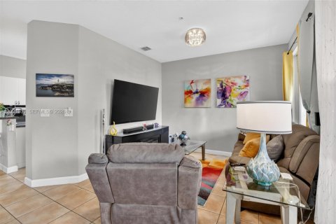 Condo in Plantation, Florida, 3 bedrooms № 2089626 - photo 7