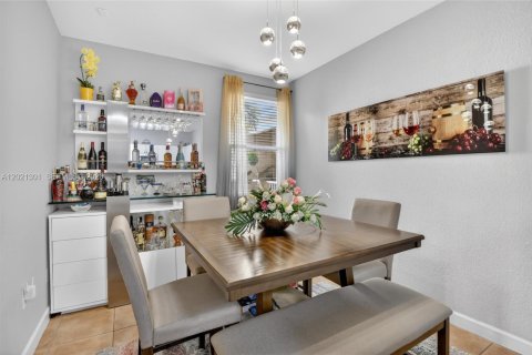 Condo in Plantation, Florida, 3 bedrooms № 2089626 - photo 2