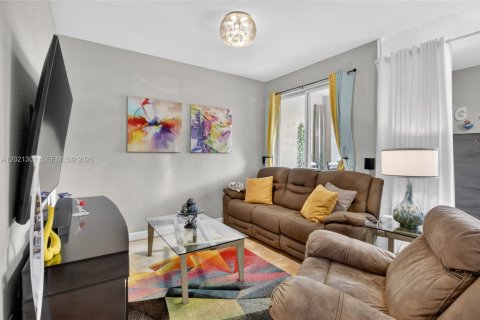 Condo in Plantation, Florida, 3 bedrooms № 2089626 - photo 6