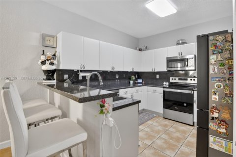 Condo in Plantation, Florida, 3 bedrooms № 2089626 - photo 13