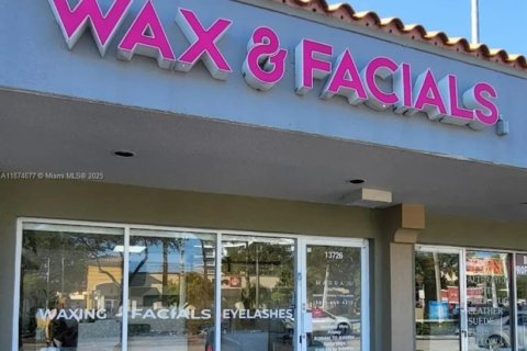 Коммерческая недвижимость в Норт-Майами-Бич, Флорида № 1983178