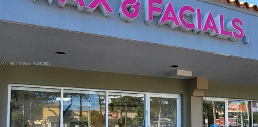 Коммерческая недвижимость в Норт-Майами-Бич, Флорида № 1983178