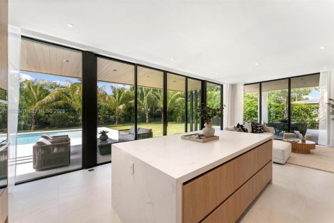 Villa ou maison à vendre à Pinecrest, Floride: 6 chambres, 436.27 m2 № 2189406 - photo 14