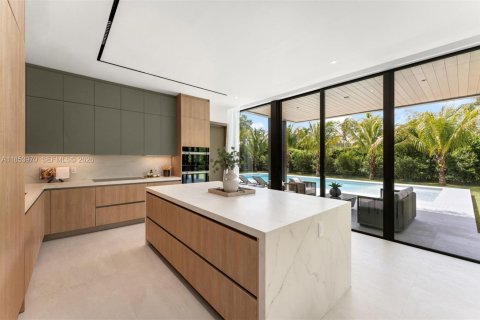 Villa ou maison à vendre à Pinecrest, Floride: 6 chambres, 436.27 m2 № 2189406 - photo 3