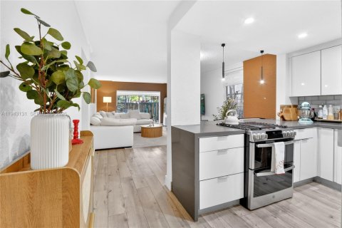 Condo à Pinecrest, Floride, 2 chambres № 1999502