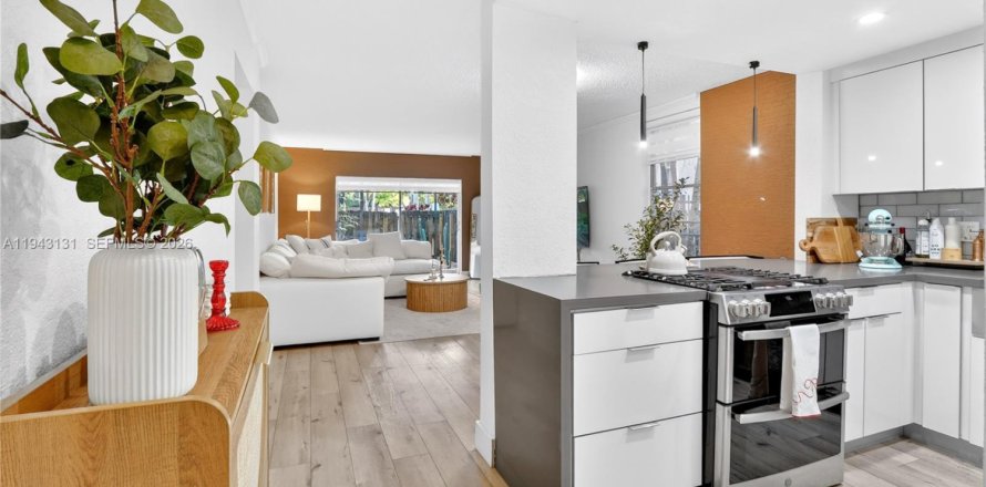 Condominio en Pinecrest, Florida, 2 dormitorios  № 1999502