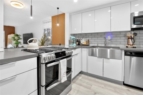 Condominio en venta en Pinecrest, Florida, 2 dormitorios, 98.1 m2 № 1999502 - foto 7