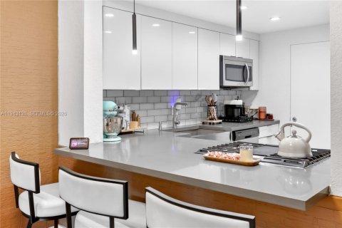 Condominio en venta en Pinecrest, Florida, 2 dormitorios, 98.1 m2 № 1999502 - foto 5