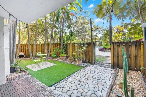 Condominio en venta en Pinecrest, Florida, 2 dormitorios, 98.1 m2 № 1999502 - foto 17