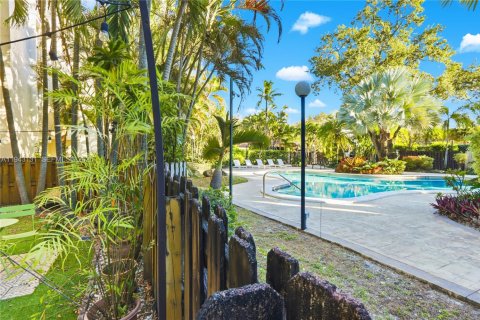 Condominio en venta en Pinecrest, Florida, 2 dormitorios, 98.1 m2 № 1999502 - foto 18
