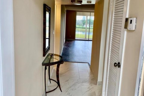 Condo in Davie, Florida, 2 bedrooms № 2250148 - photo 12
