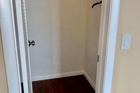 Condo in Davie, Florida, 2 bedrooms № 2250148 - photo 18