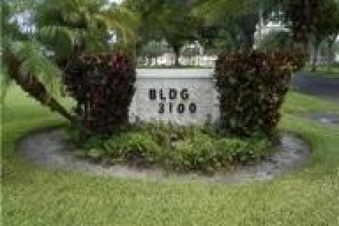 Condo in Davie, Florida, 2 bedrooms № 2250148 - photo 9