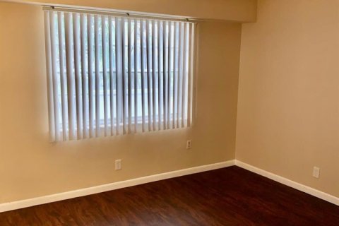 Condo in Davie, Florida, 2 bedrooms № 2250148 - photo 17