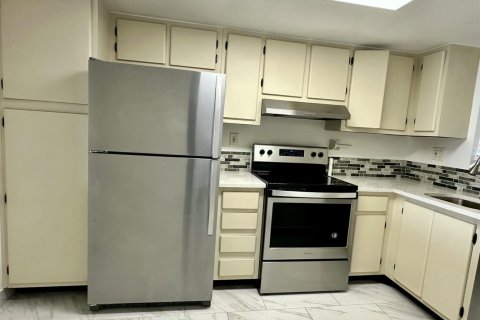 Condo in Davie, Florida, 2 bedrooms № 2250148 - photo 23