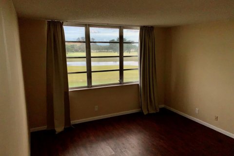 Condo in Davie, Florida, 2 bedrooms № 2250148 - photo 16