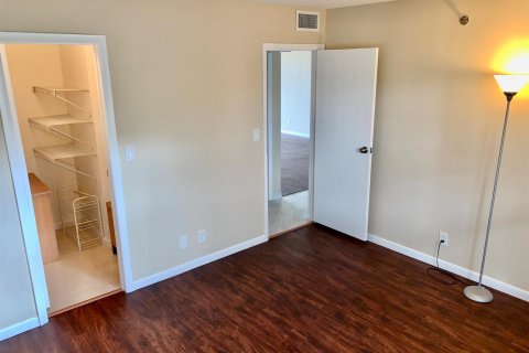 Condo in Davie, Florida, 2 bedrooms № 2250148 - photo 30