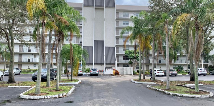 Condo in Davie, Florida, 2 bedrooms № 2250148