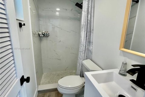 House in Key Largo, Florida 3 bedrooms, 148.46 sq.m. № 2049811 - photo 4