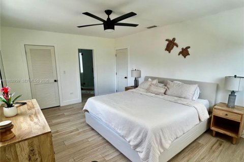 House in Key Largo, Florida 3 bedrooms, 148.46 sq.m. № 2049811 - photo 9