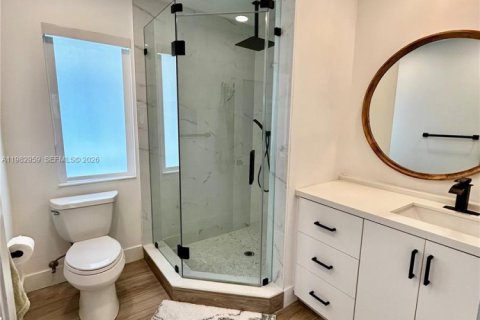 House in Key Largo, Florida 3 bedrooms, 148.46 sq.m. № 2049811 - photo 10