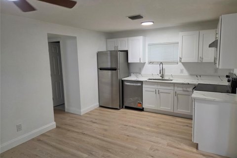 Appartement à louer à Saint Petersburg, Floride: 4 chambres, 110.74 m2 № 2431140 - photo 3