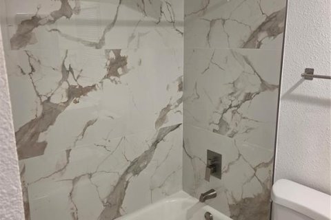 Appartement à louer à Saint Petersburg, Floride: 4 chambres, 110.74 m2 № 2431140 - photo 16