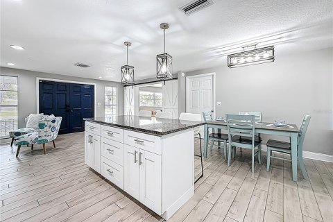 Casa en alquiler en Saint Petersburg, Florida, 3 dormitorios, 145.67 m2 № 1904731 - foto 6