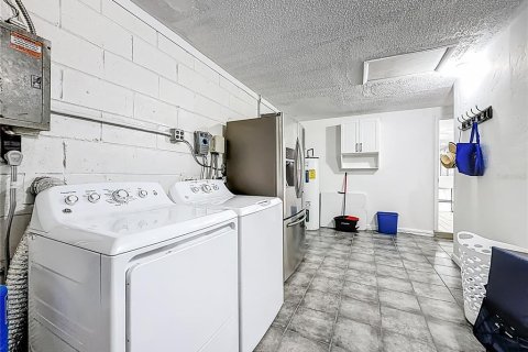 Casa en alquiler en Saint Petersburg, Florida, 3 dormitorios, 145.67 m2 № 1904731 - foto 15