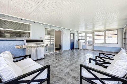 Casa en alquiler en Saint Petersburg, Florida, 3 dormitorios, 145.67 m2 № 1904731 - foto 12