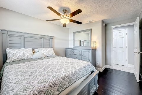 Casa en alquiler en Saint Petersburg, Florida, 3 dormitorios, 145.67 m2 № 1904731 - foto 9