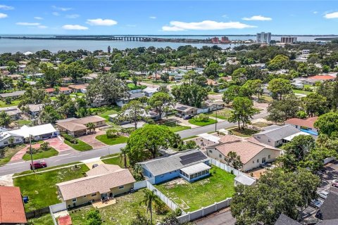 Casa en alquiler en Saint Petersburg, Florida, 3 dormitorios, 145.67 m2 № 1904731 - foto 13