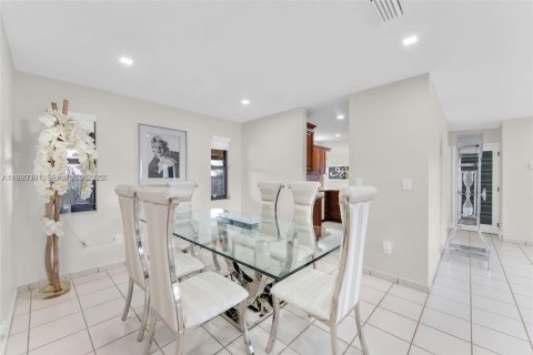 Купить виллу или дом в Майами, Флорида 4 спальни, 227.61м2, № 2034551 - фото 22