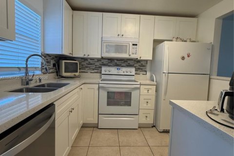 Condominio en Sunrise, Florida, 1 dormitorio  № 2053179